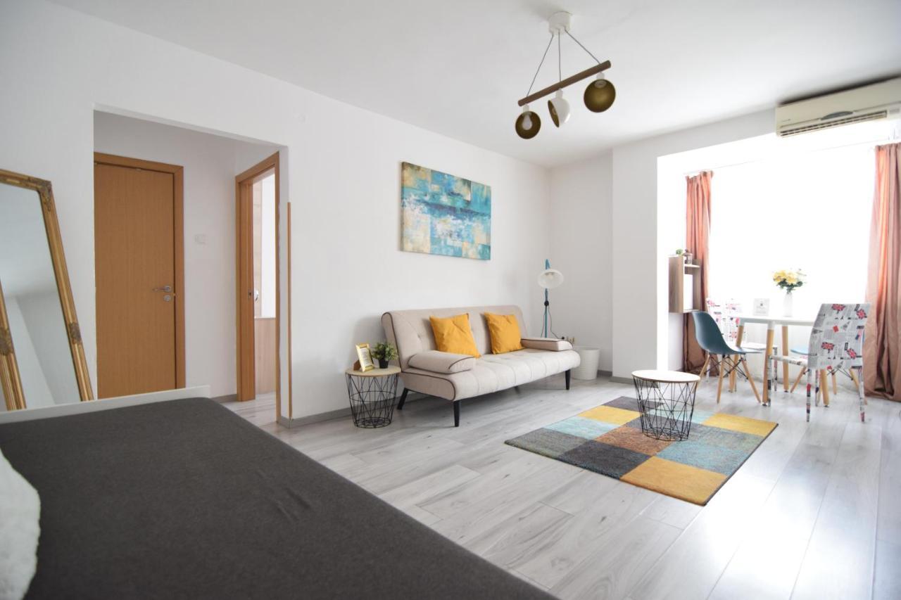 Cozy Apartment Balcescu Bukarest Eksteriør billede