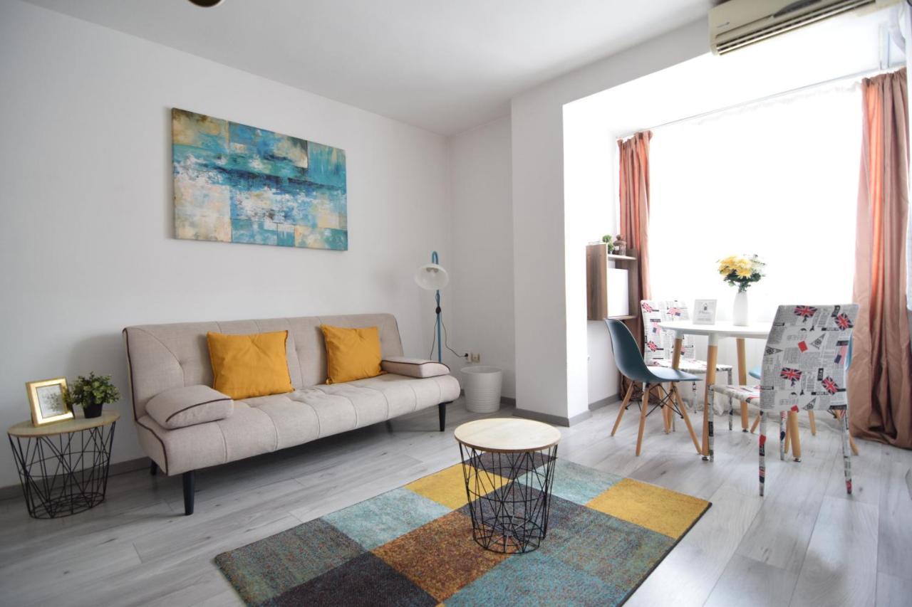 Cozy Apartment Balcescu Bukarest Eksteriør billede