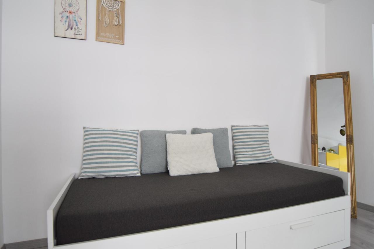 Cozy Apartment Balcescu Bukarest Eksteriør billede