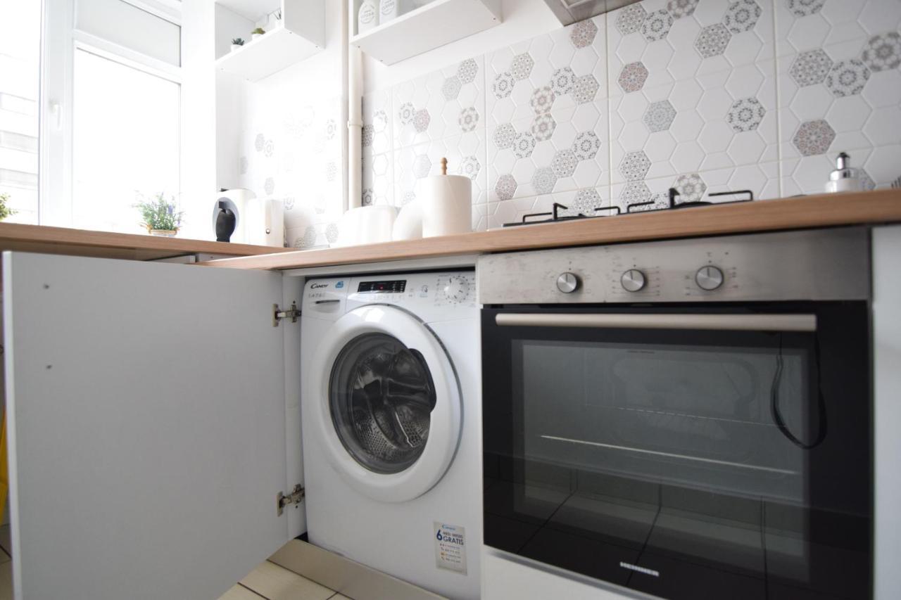Cozy Apartment Balcescu Bukarest Eksteriør billede
