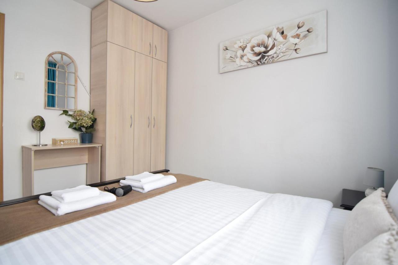Cozy Apartment Balcescu Bukarest Eksteriør billede