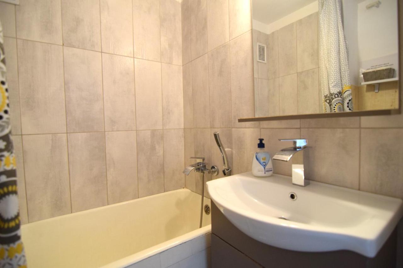 Cozy Apartment Balcescu Bukarest Eksteriør billede